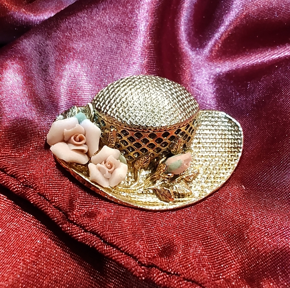 Vintage "1928" Gold Ladies Hat Brooch with Pink Roses